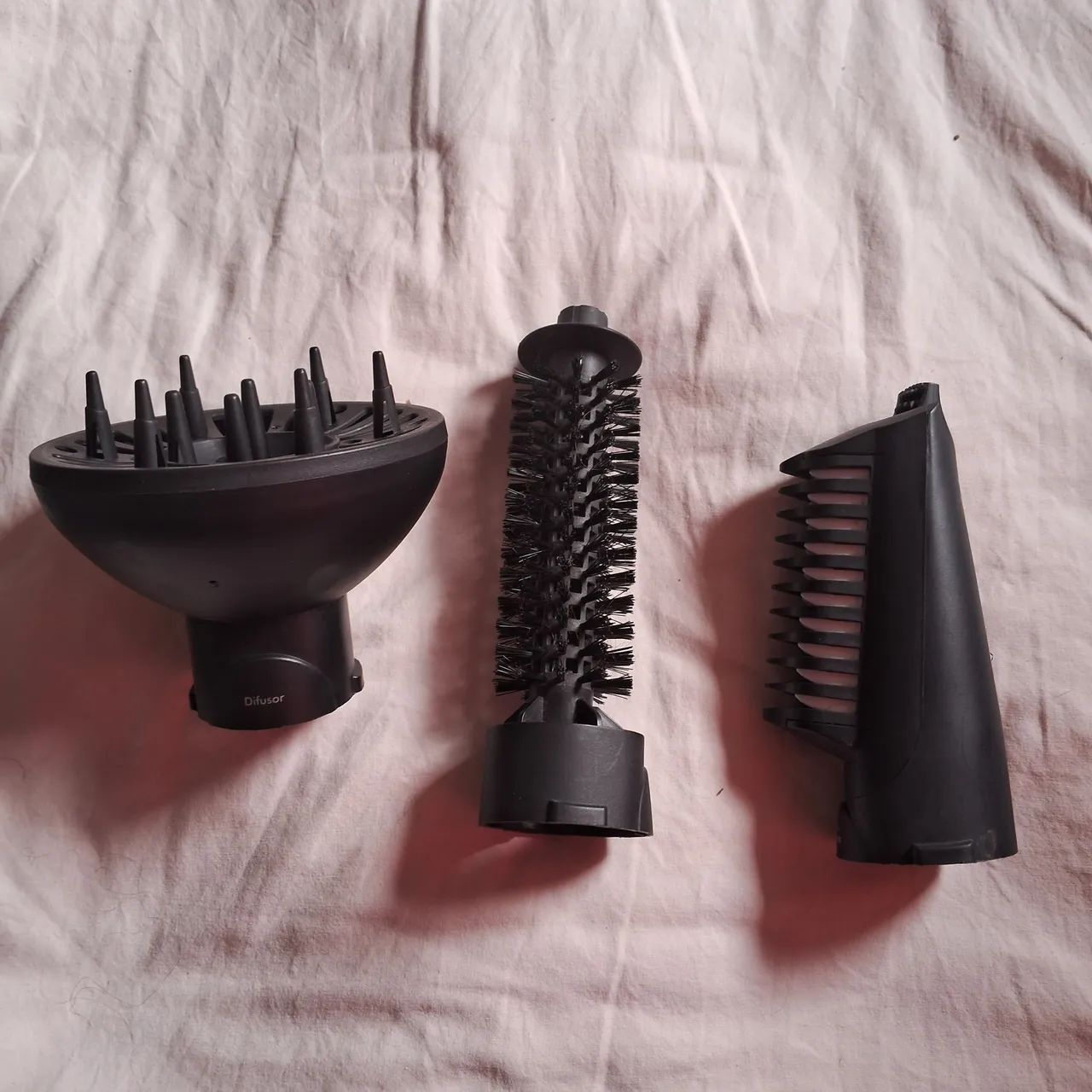 escova alisadora e difusor e escova modeladora novinhos