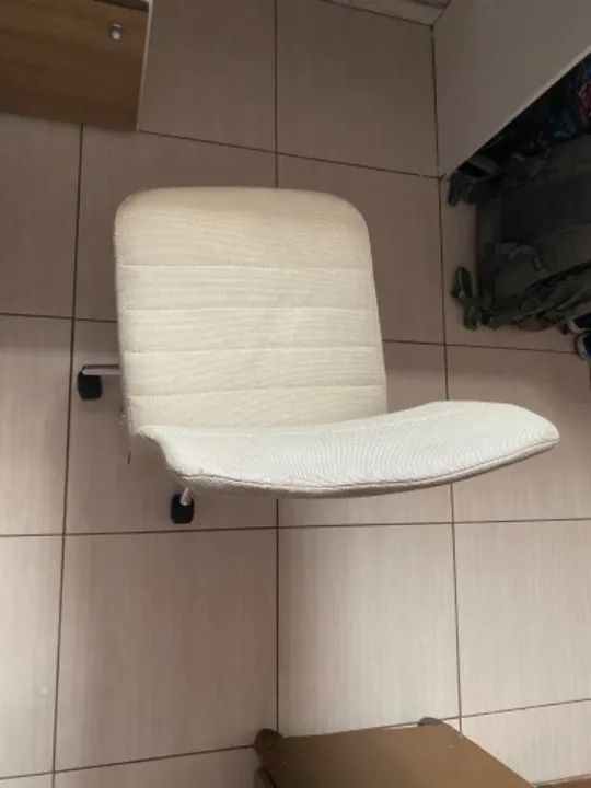 Cadeira giratória R$ 150,00 - Foto 2