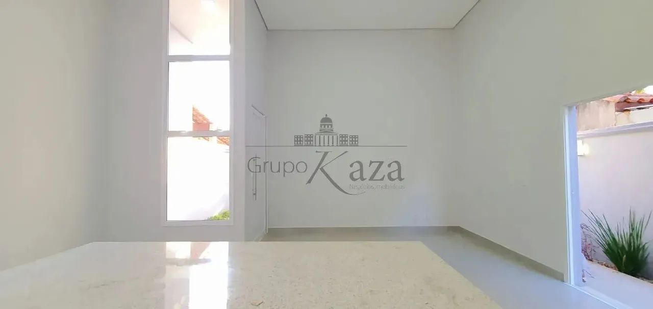 Oportunidade - Casa Padrão - Vista Verde - 3 Dormitórios - 160m².