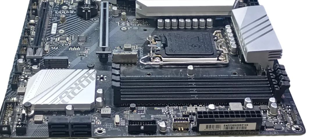 PLACA B660M AORUS PRO AX  DDR5 LGA 1700 -SOMENTE SINGLE - Foto 3