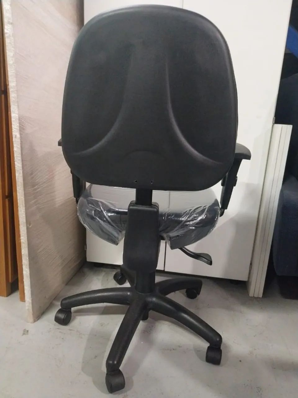 Cadeira para Escritório Executiva Cerântula - Foto 2