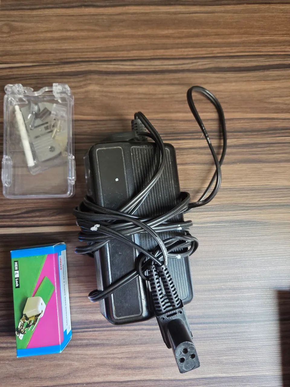 Máquina de Costura Singer - Foto 3