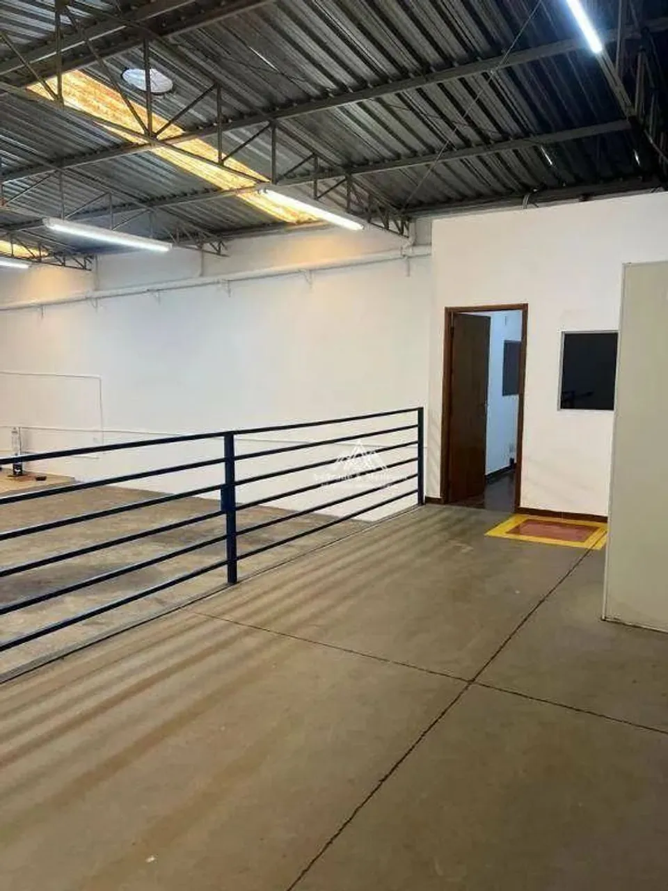 Galpão para alugar, 398 m² por R$ 11.184/mês - Residencial e Comercial Palmares - Ribeirão