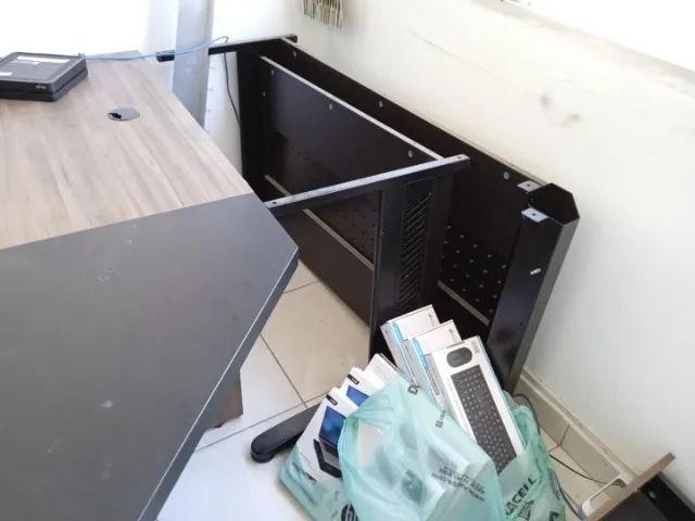 Balcão de recepção em MDF Preto 120 cm x 160 cm x 140 cm - Foto 3