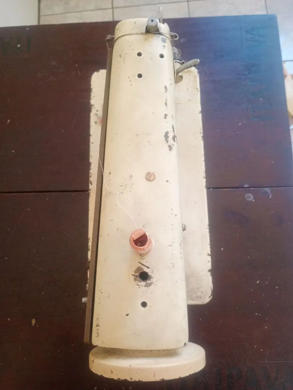 Máquina de costura antiga Singer (não sei se está funcionando) - Foto 2