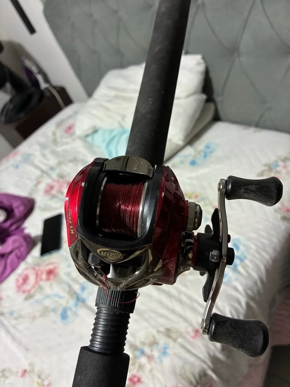 Vara de pesca com  molinete maruri