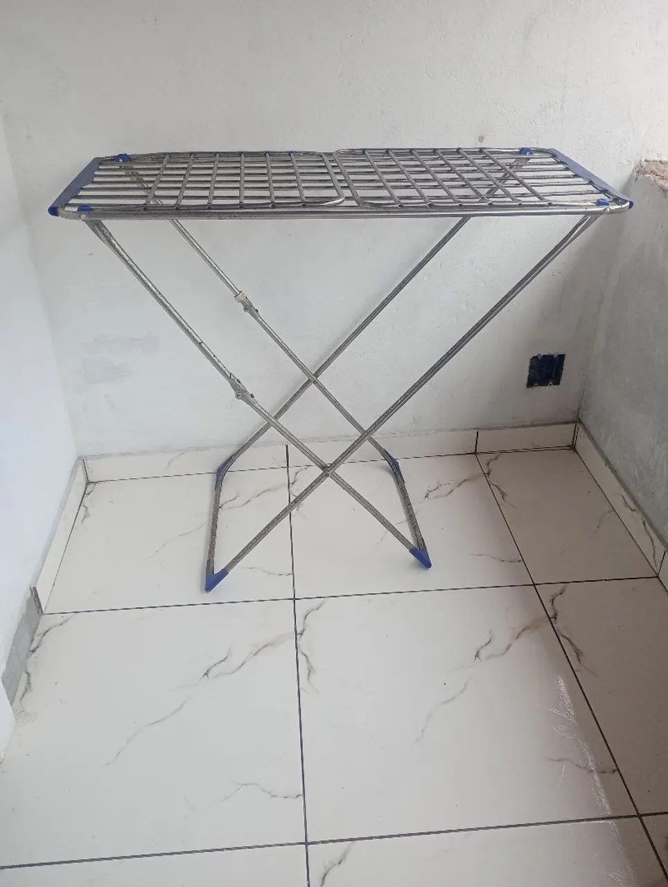 Varal de Roupa Dobrável em Aço Inox