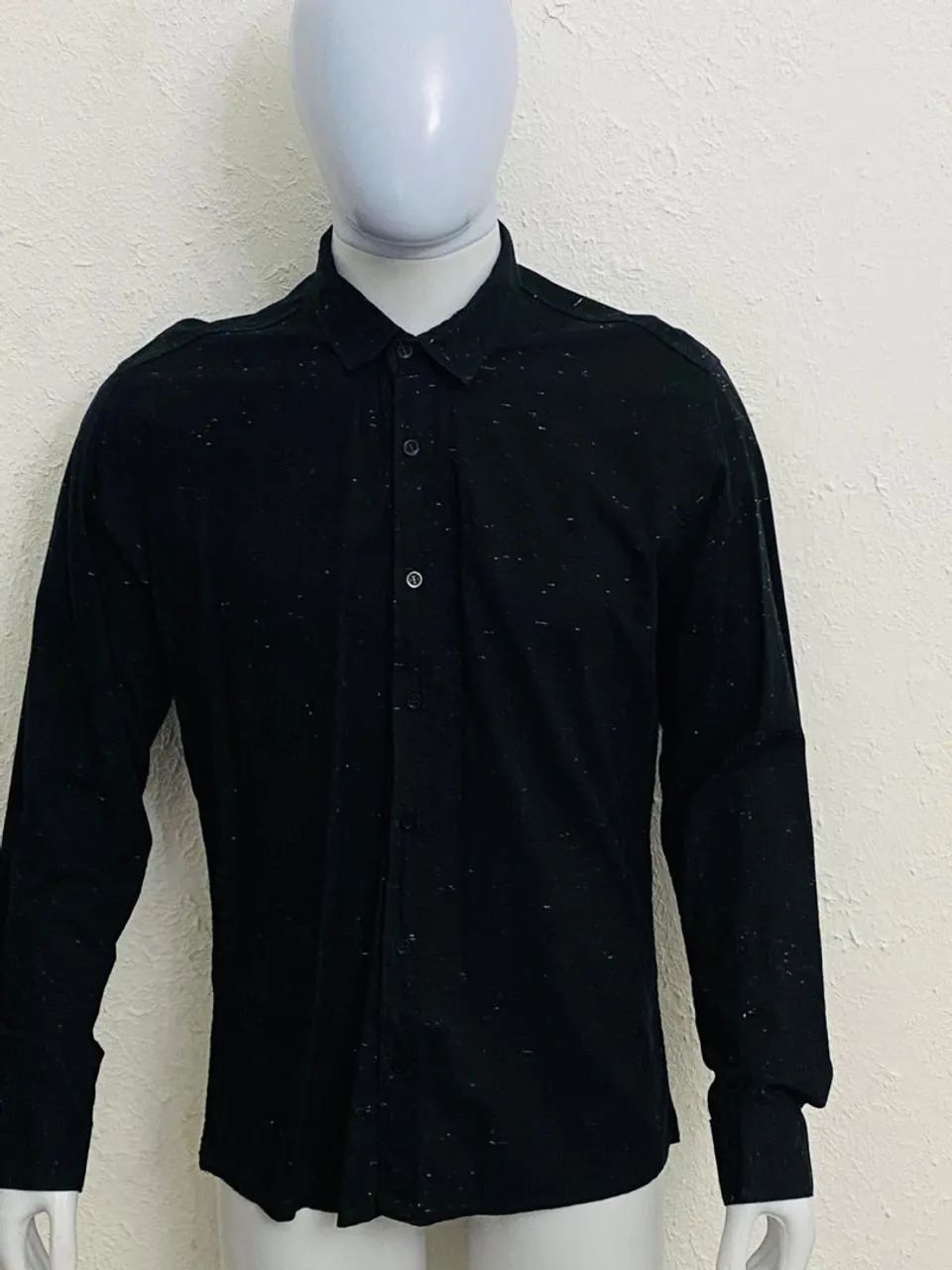 Camisa Casual By For Men Tamanho 4 Preta Bolinhas Bom Estado - Foto 2
