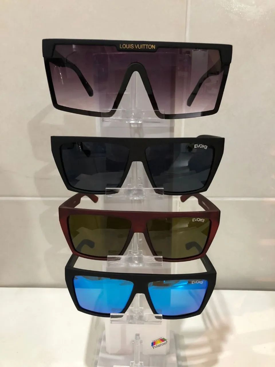 Óculos de Sol Louis Vuitton e Evoke $100 - Foto 2