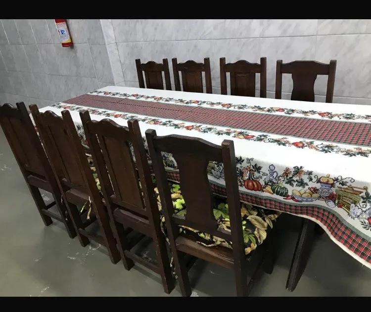 Mesa maciça de Jantar com 8 Cadeiras em Madeira