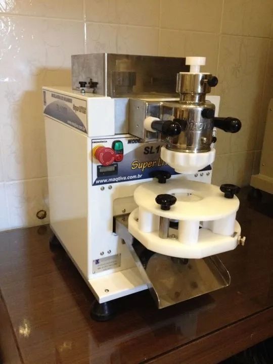 1 Máquina  de Salgados e 1 Masseira  - Foto 4