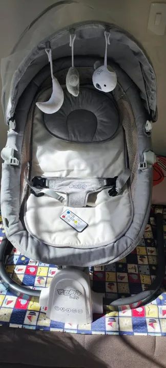 Cadeira de descanso e balanço elétrica Snug - Maxi Baby - Foto 3