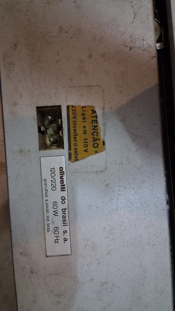Maquina de escrever elétrica Olivetti bivolt - Foto 2