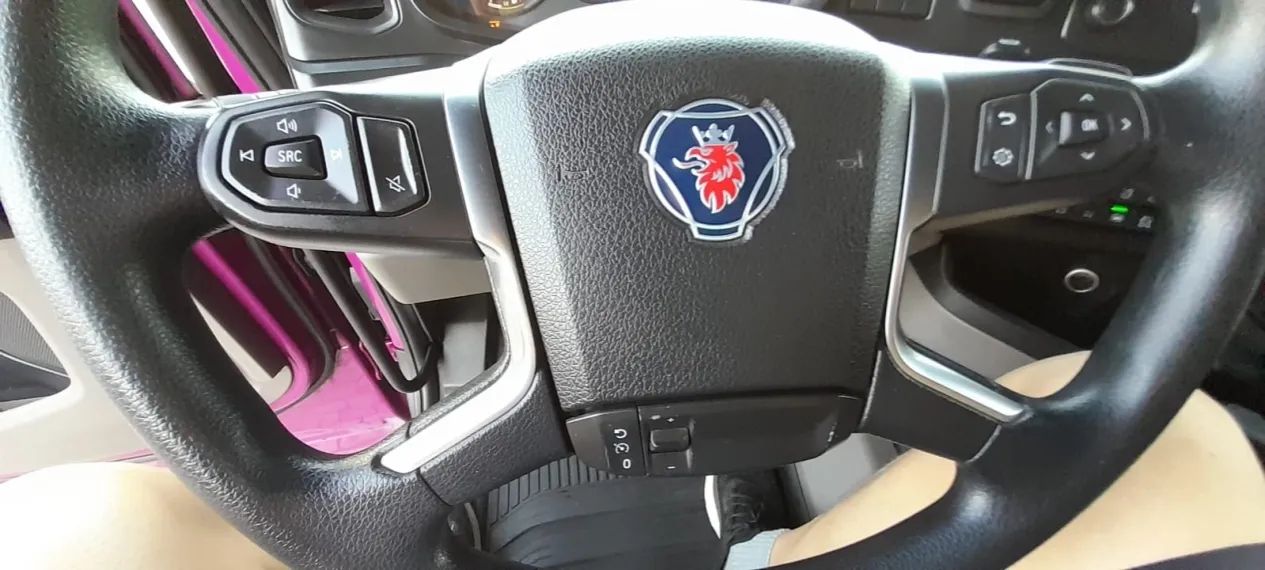 SCANIA R450 A6X2 2022/2023  SAIA LATERAL, DEFLETORES, PNEUS NOVOS, PACOTE LUXO, ADAS, UNIC - Foto 8