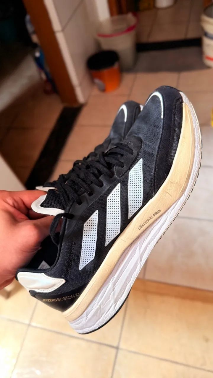 Tênis Adizero Boston 10 Preto - Número 43 - Foto 3