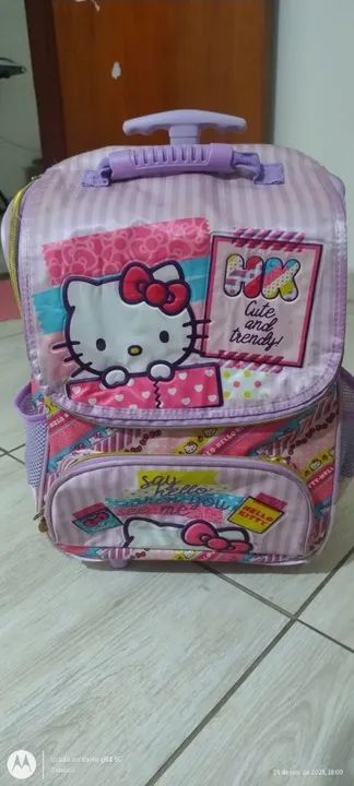Mochila Hello Kitty com Rodinhas - Foto 6