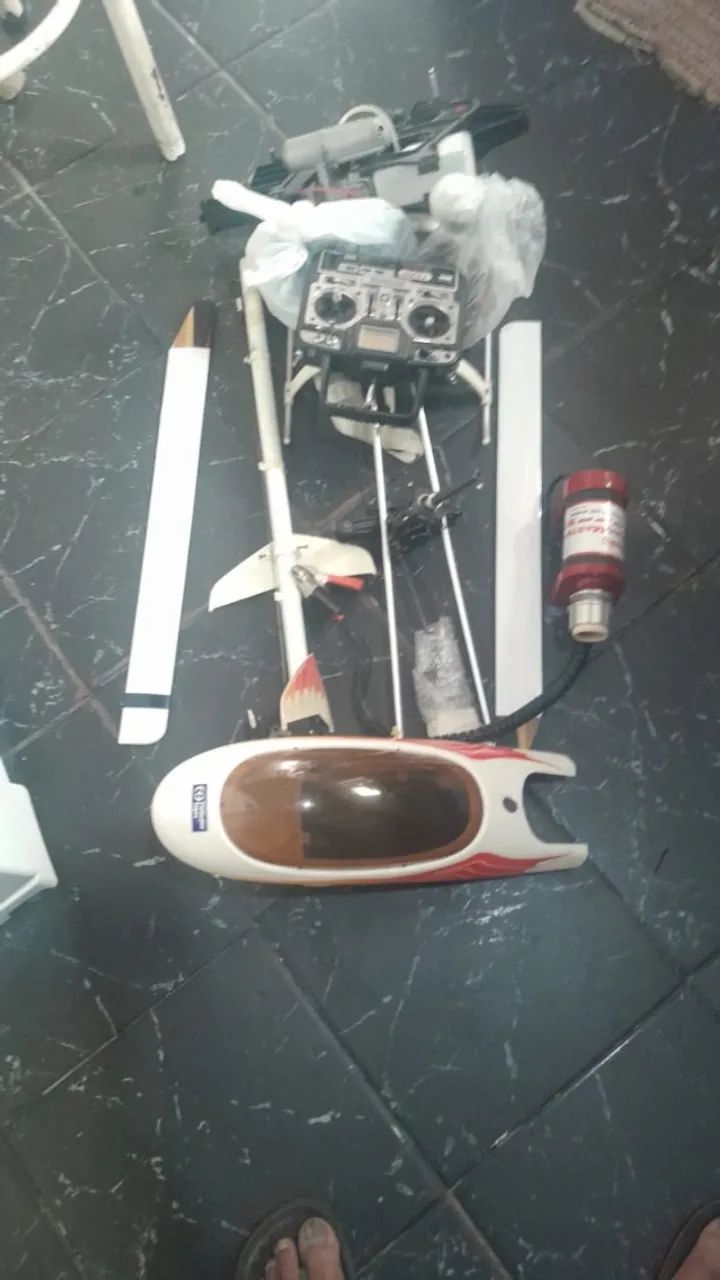 Helicóptero de controle remoto63824556922243123