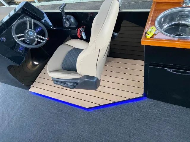 Pontoon Trimarã 100% Alumínio Sem Uso Zero p/ 15 Pessoas - Foto 9