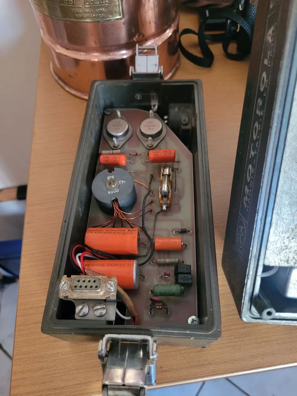 HANDIE-TALKIE ,Rádio Motorola PT 300,Leia: - Foto 2