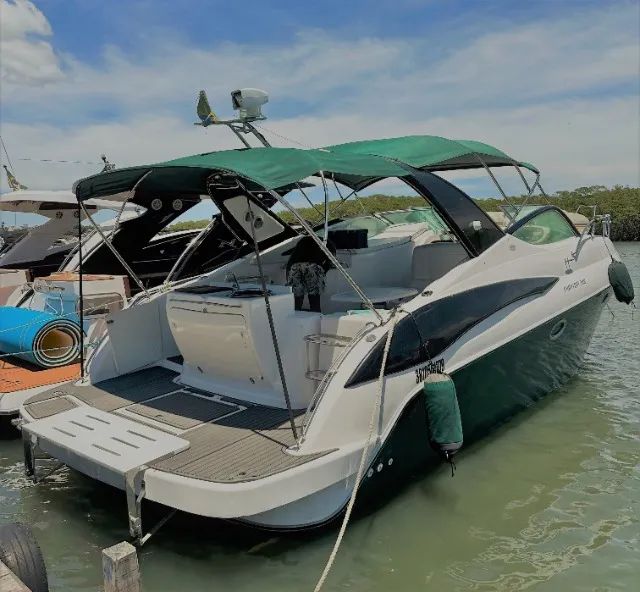 Lancha Phantom 360 (345 com extensão de deck, prainha e área gourmet)