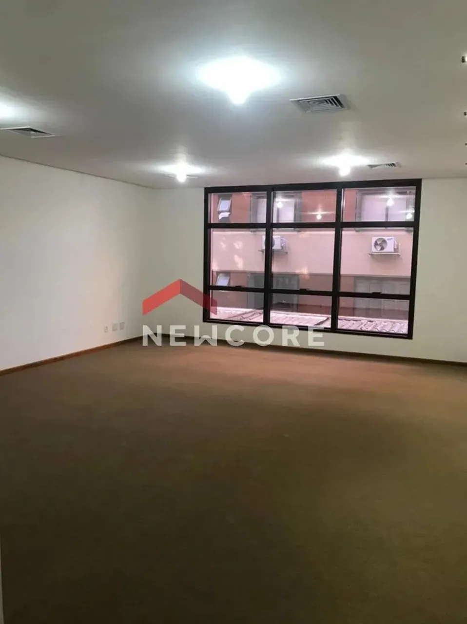 Sala comercial em Rua Félix da Cunha - Floresta - Porto Alegre/RS