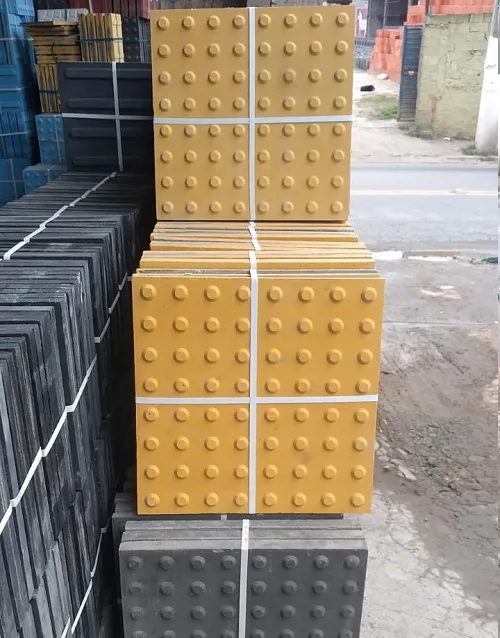 Ladrilho Hidráulico alerta tátil