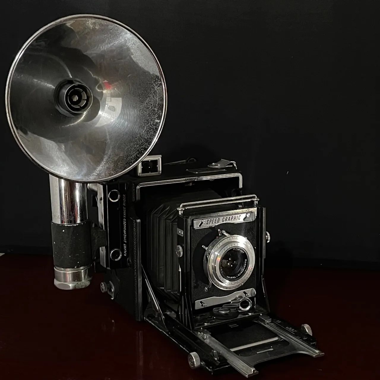 Câmera Graflex Speed Graphic + Flash e 3 Backs 2 1/4" x 3 1/4"