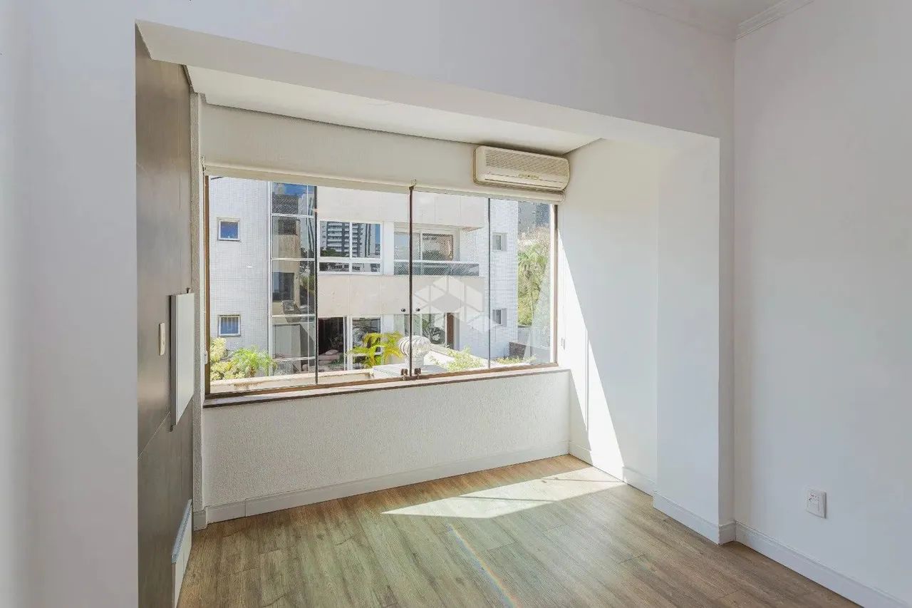 Apartamento de 2 dormitórios e 64m2 no bairro Rio Branco em Porto Alegre - Foto 10