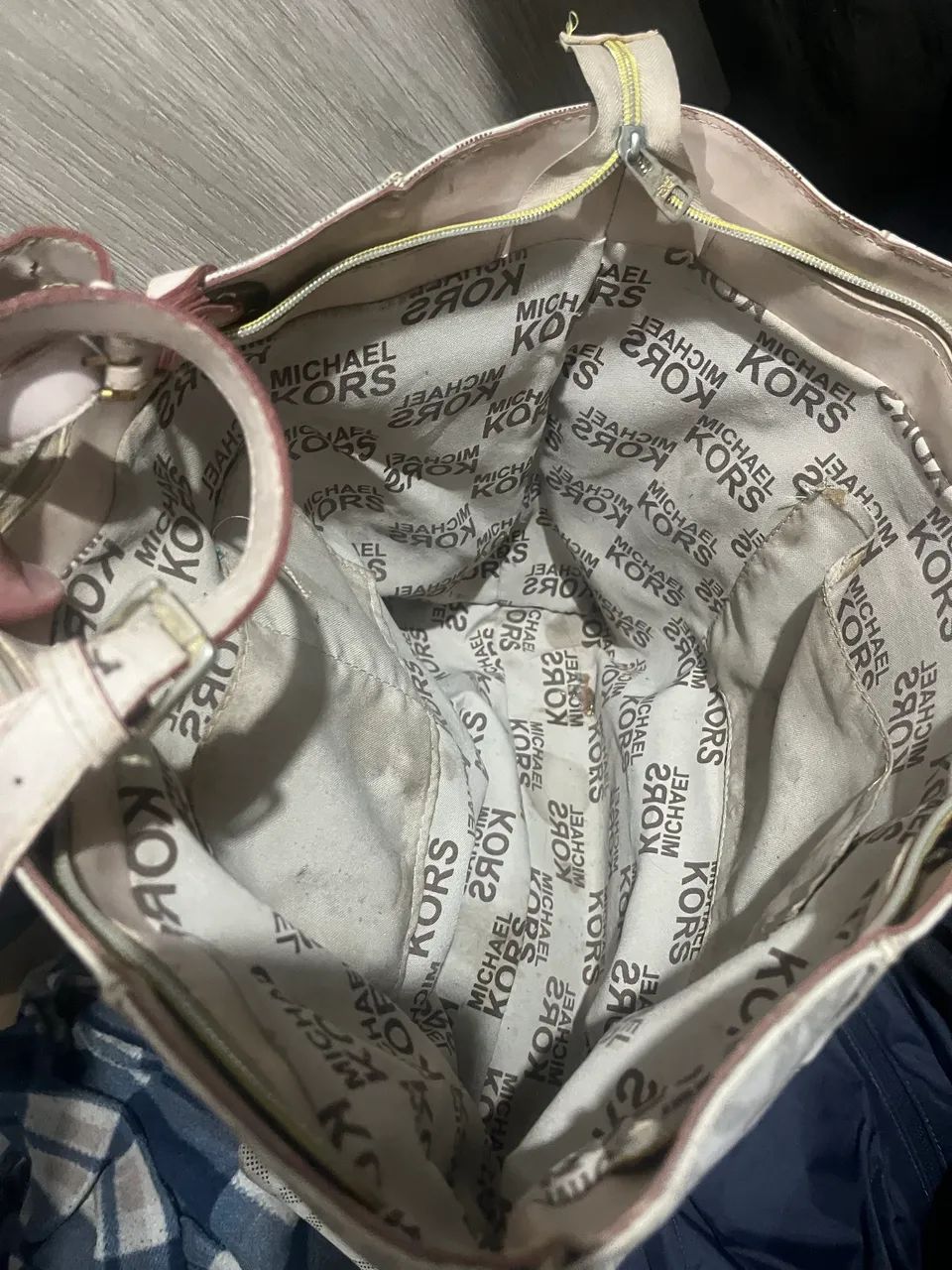 Bolsa michael kors branca usada leia - Foto 5