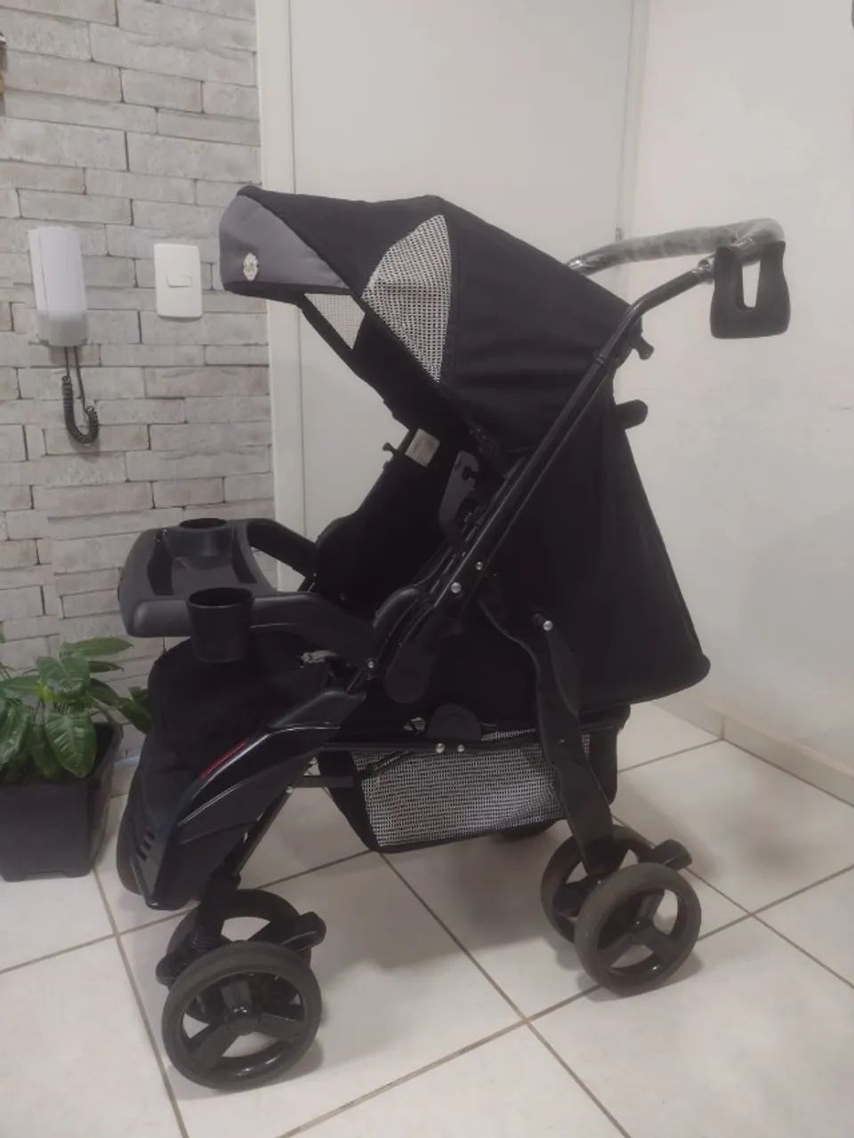 Carrinho de bebê Tutti Baby com Moisés 