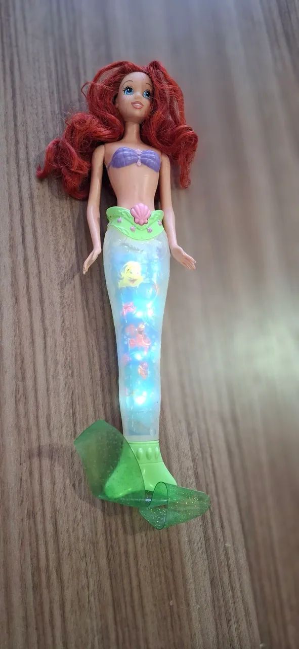 ARIEL Magic Light- Up Mermeid Mattel 2007 2008