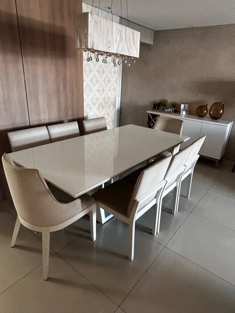 Sala de jantar com mesas e cadeiras - Foto 3