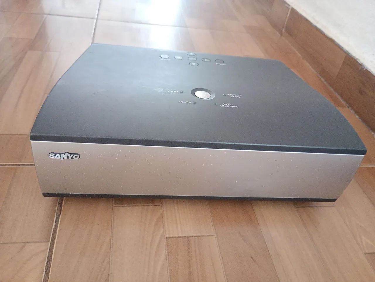 Projetor Sanyo PLV Z1 com Defeito na Lente 