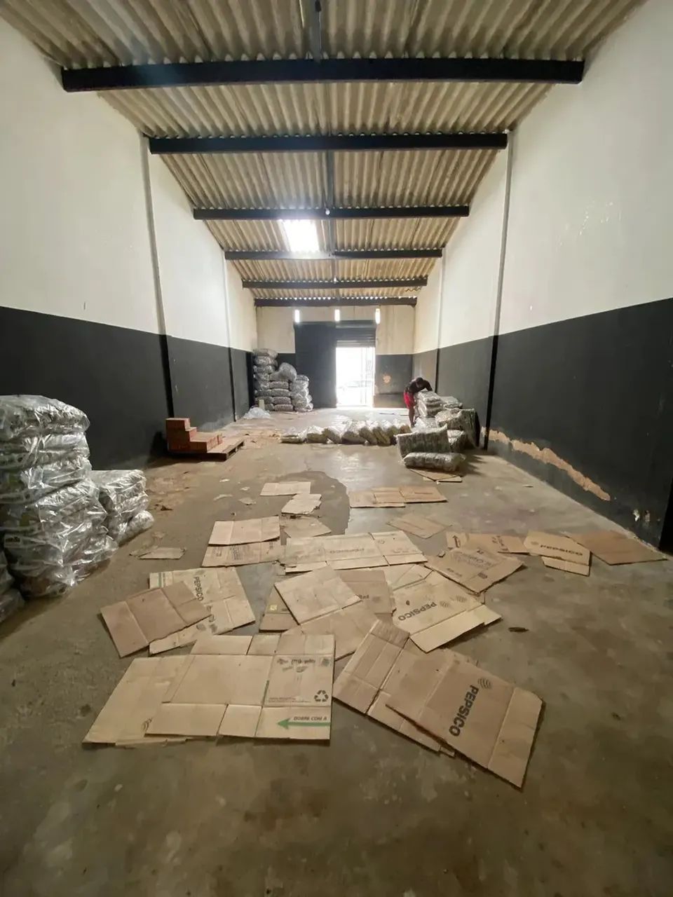 Galpao 135 mt2 levada com escritório top - Foto 3