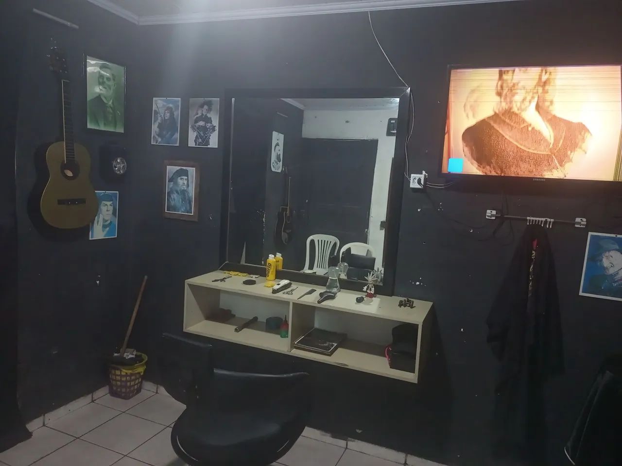 Vendo itens de barbearia completo.