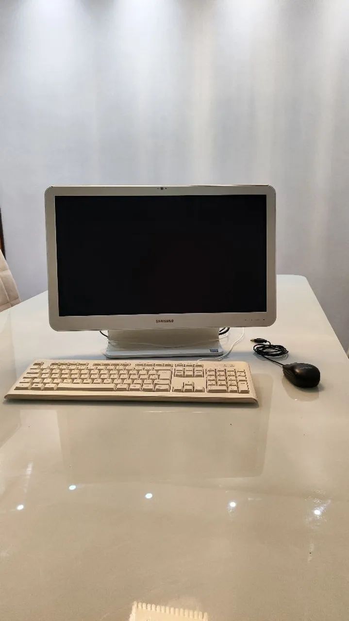 Computador All In One Samsung - Completo com Teclado e Mouse