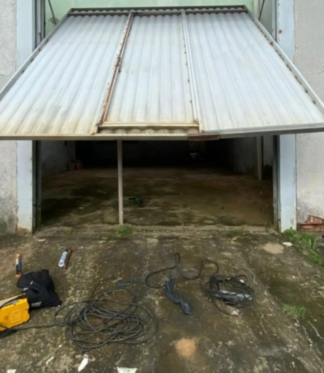 Portão de chapa de ferro