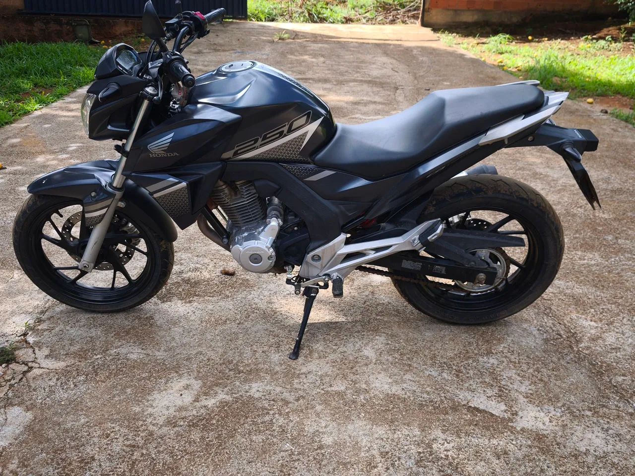 Moto em perfeito estado e com baixa quilometragem. - Foto 4