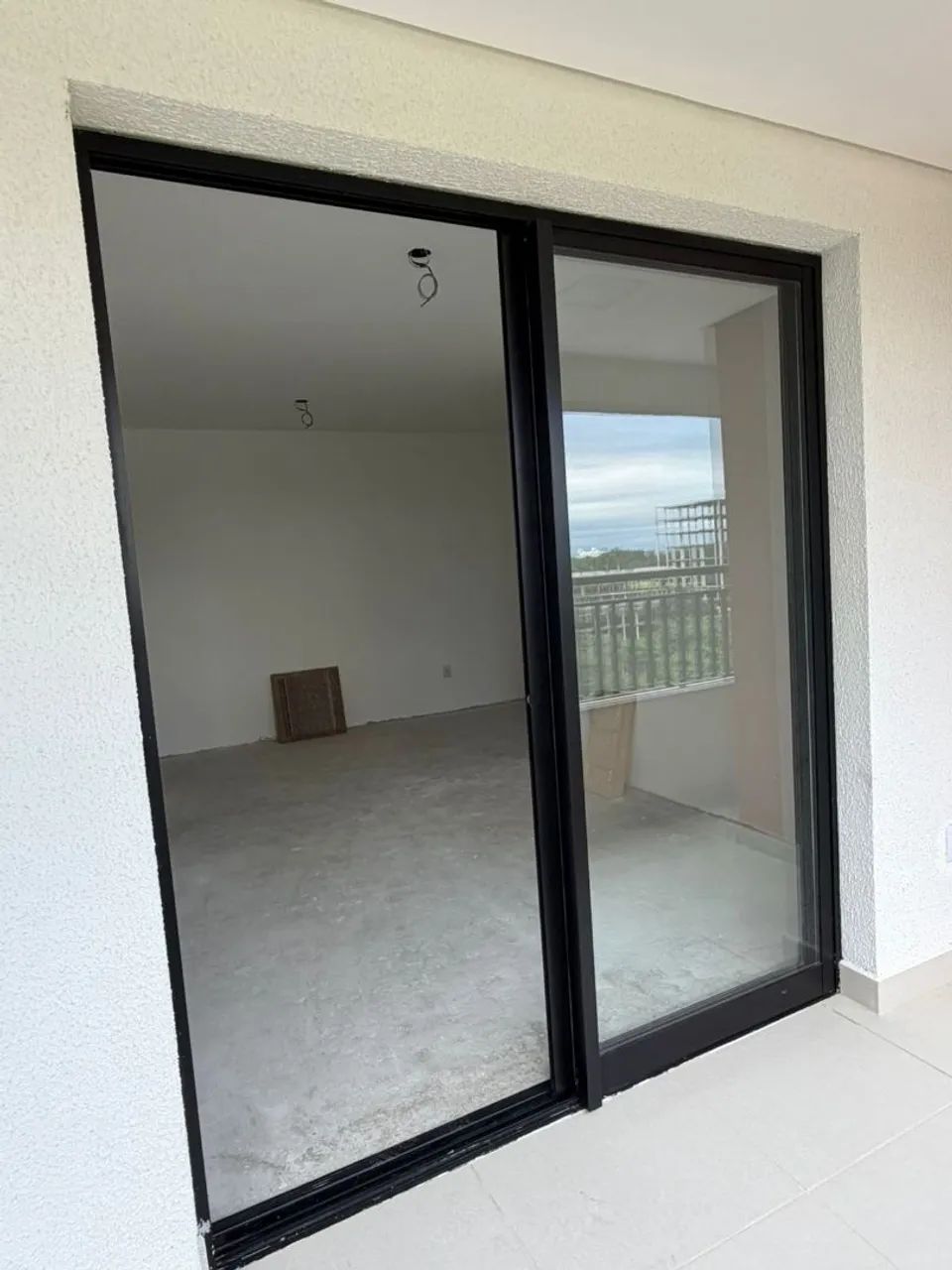 Porta balcão alumínio preto com vidro 1,92m x 2,20m - nova - Foto 2