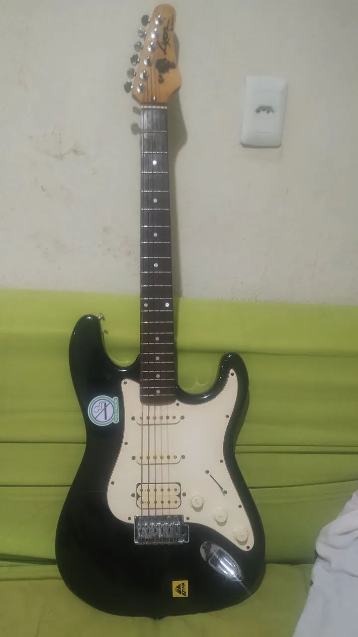 Guitarra Stratocaster LYON by Washburn - Foto 3