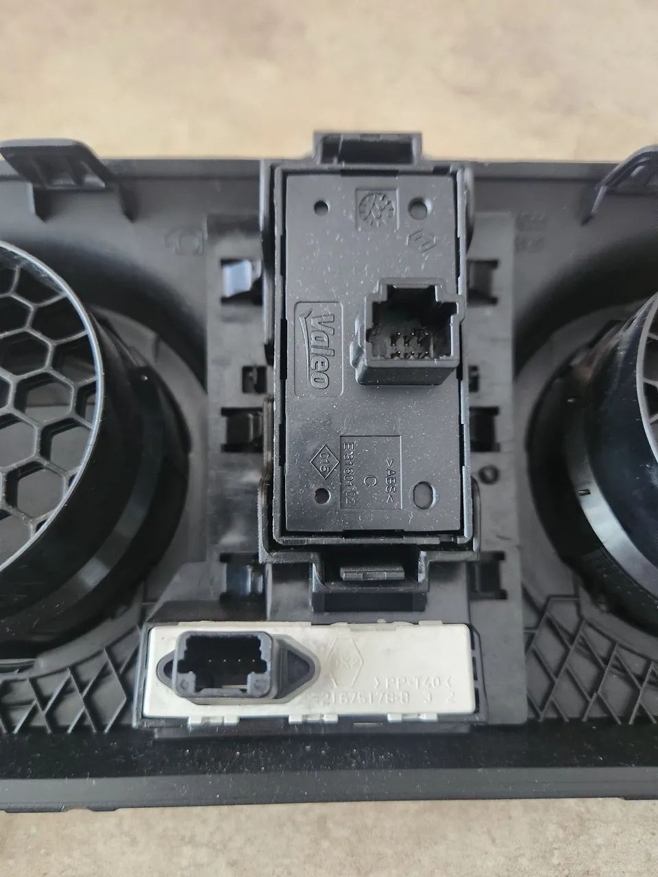 Moldura de son com difusor de ar Renault kangoo  - Foto 3