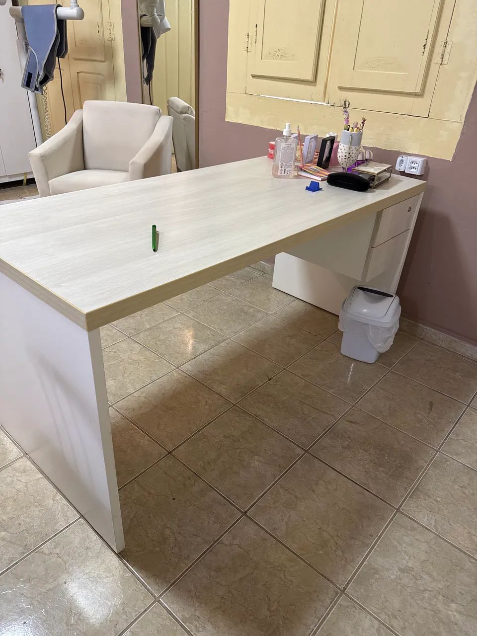 Mesa de escritório branca  - Foto 2
