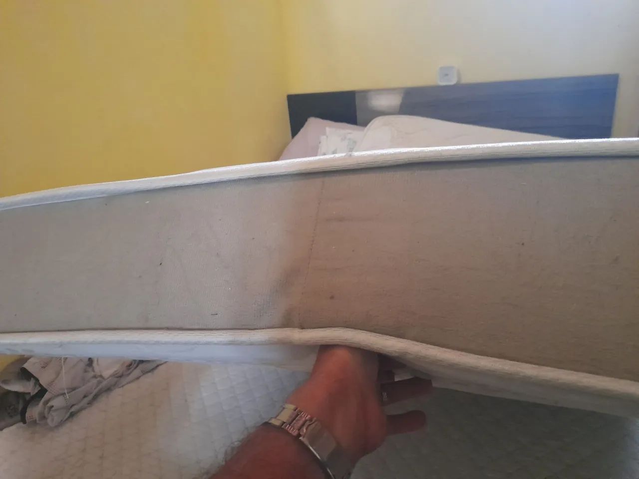 Vendo um colchão de solteiro d33 em bom estado de conservação  - Foto 4