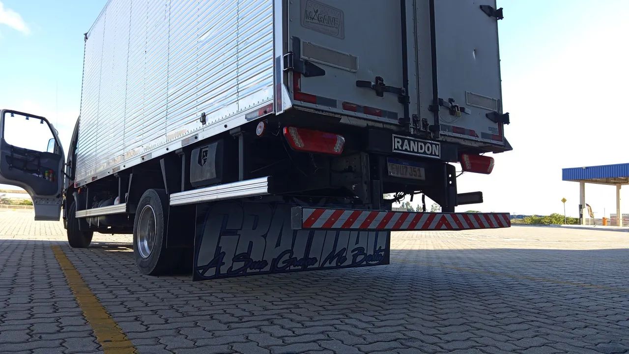 Caminhão 3/4 Accelo baú modelo 2012 - Foto 4