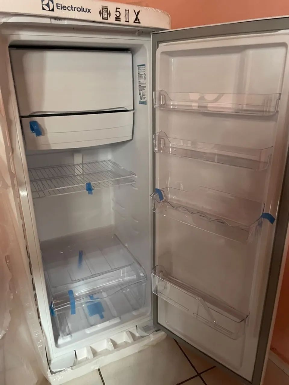 Vendo geladeira Eletrolux  - Foto 3