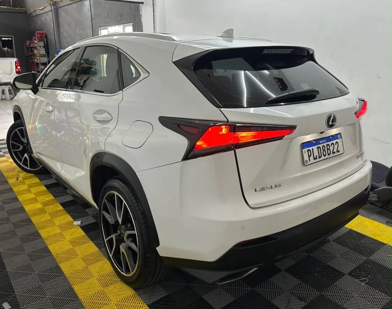 Lexus NX-300 Luxury 2.0 16V 238cv Aut., foto 9 de 20