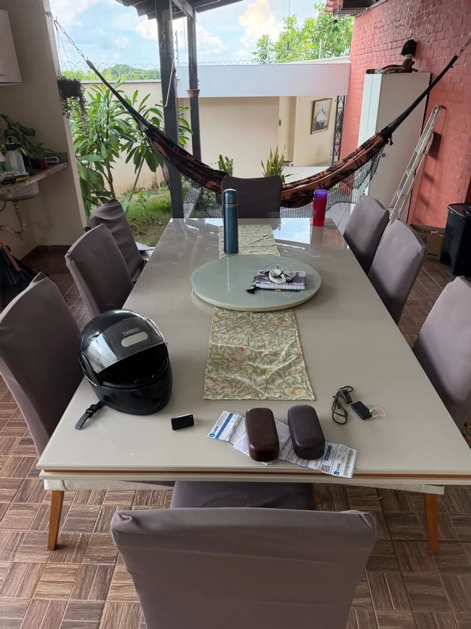 Linda mesa de jantar de 8 lugares 