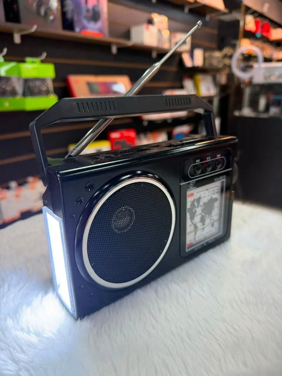Radio Bluetooth Retrô com Placa Solar - Foto 2