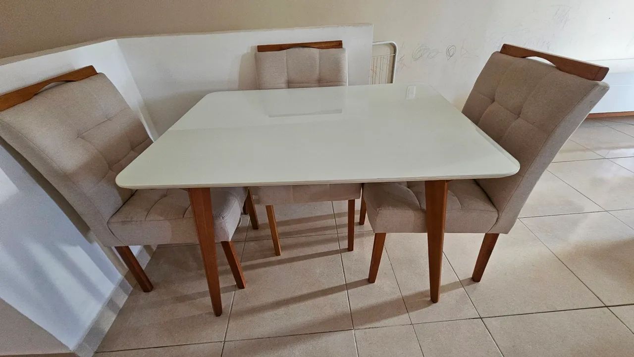 Conjunto de Mesa de Jantar com 4 Cadeiras Estofadas - Foto 4