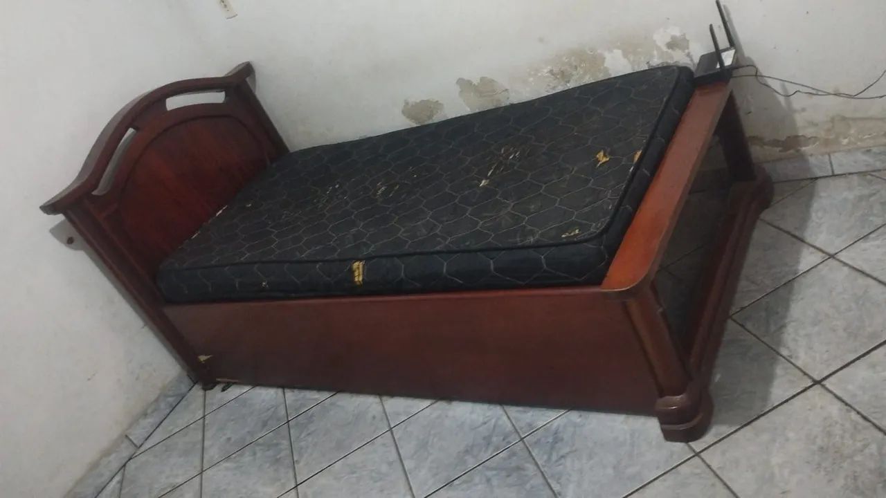 Cama com colchão 